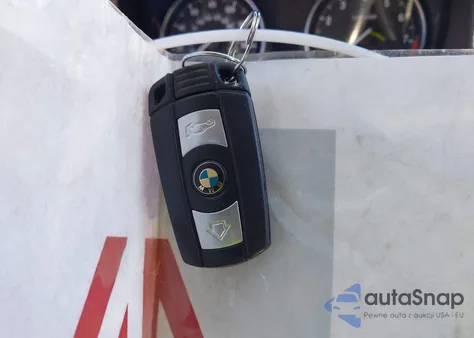 2009 BMW 328I xDrive z USA, uszkodzony, nr VIN WBAWV53539P080895